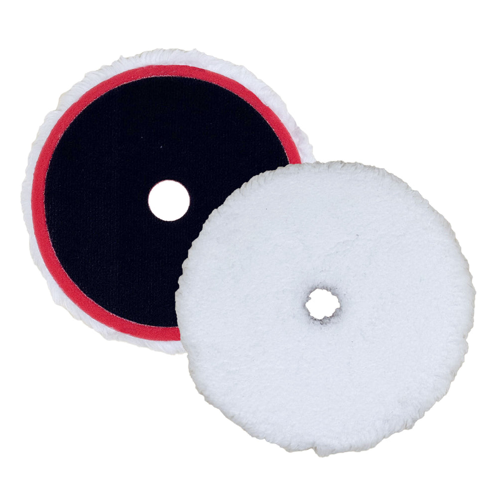 Close-up of synthetic wool polishing pads suitable for metal and paint, displayed with compatible polishing products.